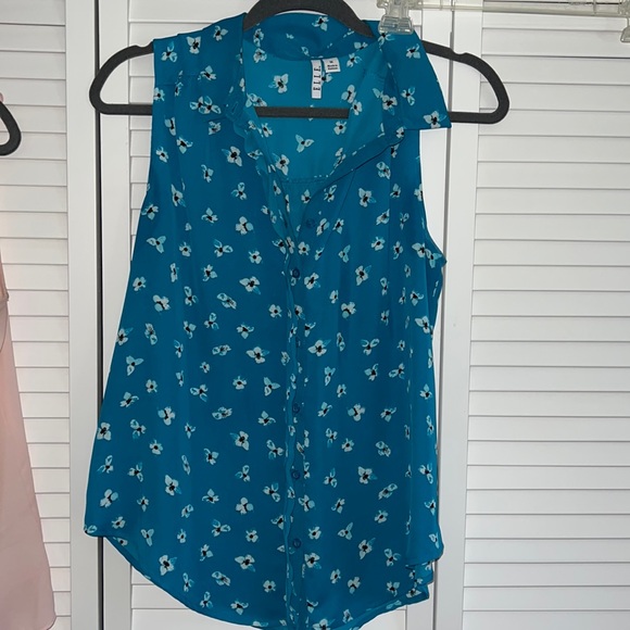 Blue floral button up blouse - Picture 1 of 5